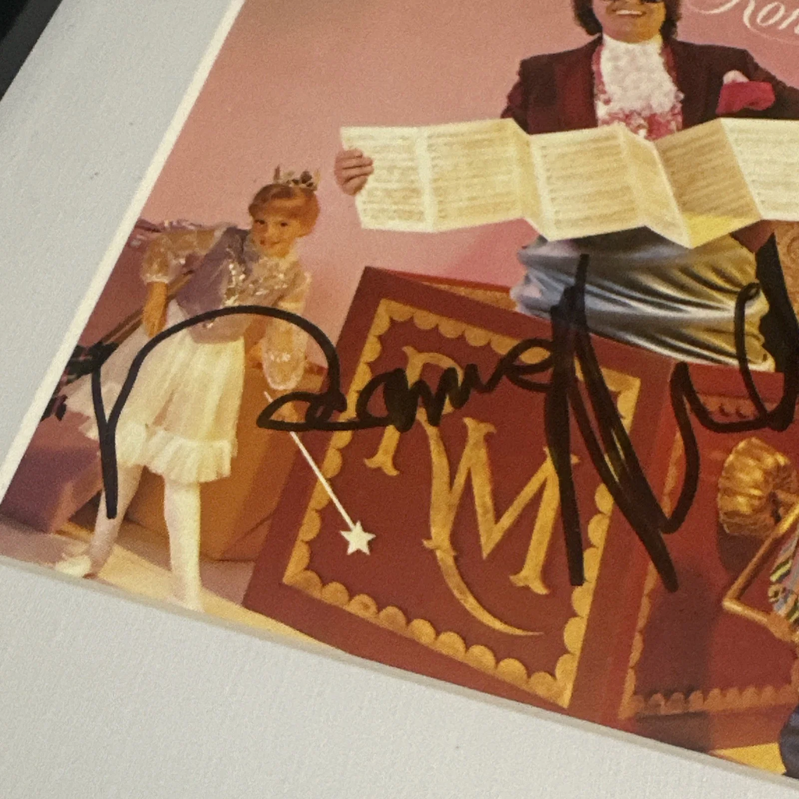 Ronnie Milsap Christmas with Ronnie Milsap Signed CD Framed Autographed Country, изображение 3