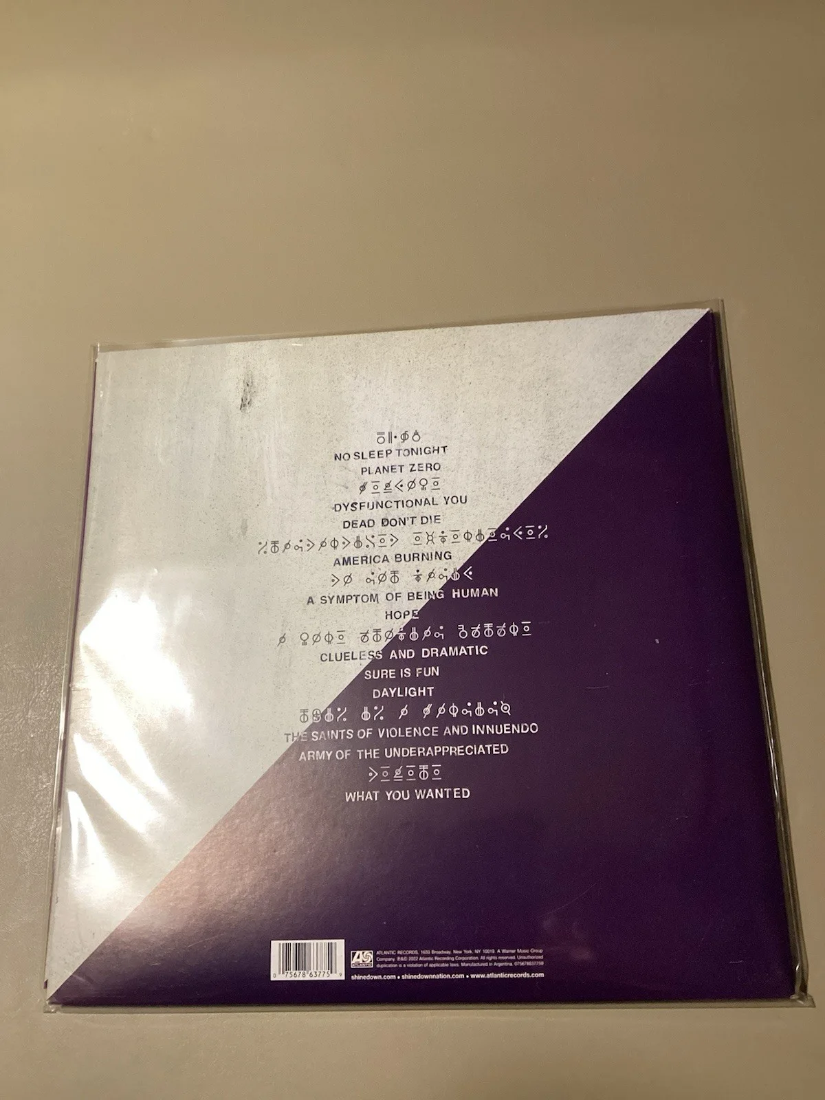 Shinedown Gold Album Set Autographed Plus Violet Planet Zero Album, изображение 3