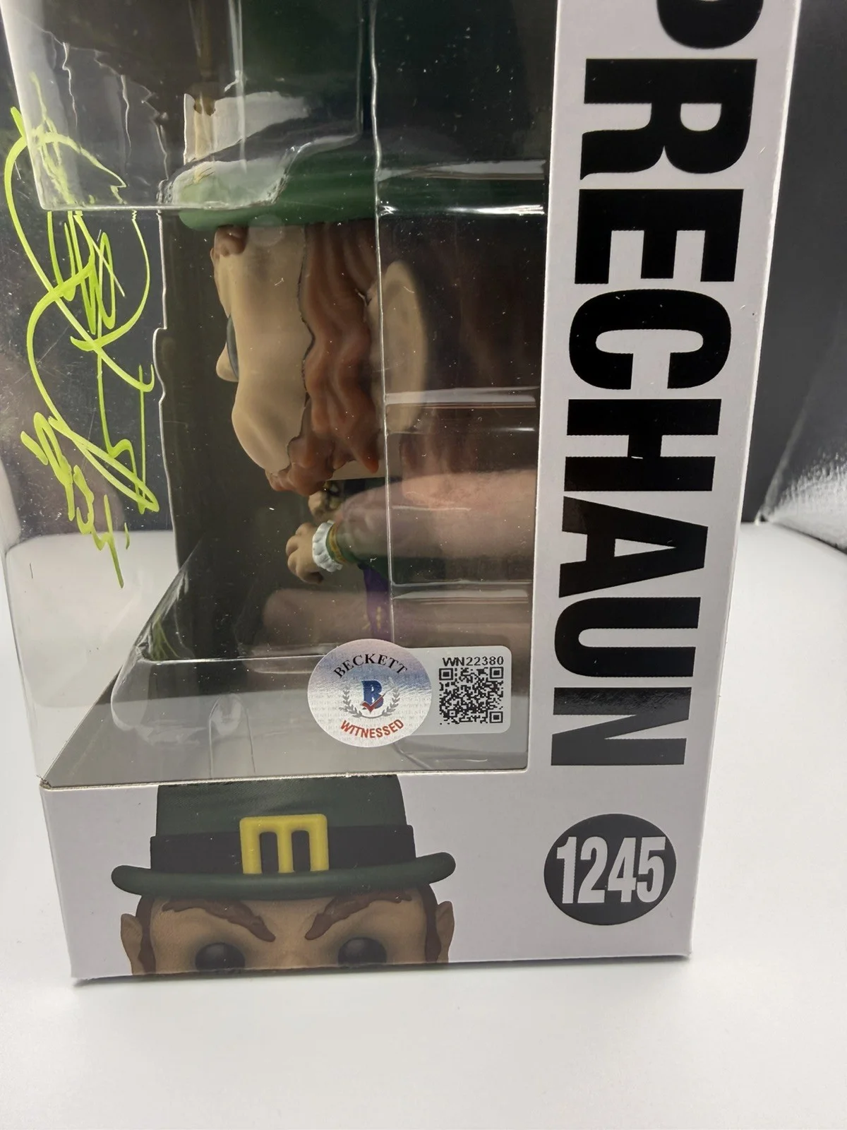 WARWICK DAVIS — WARWICK DAVIS Leprechaun signed Funko Pop Horror Sci Fi Beckett COA, image 3