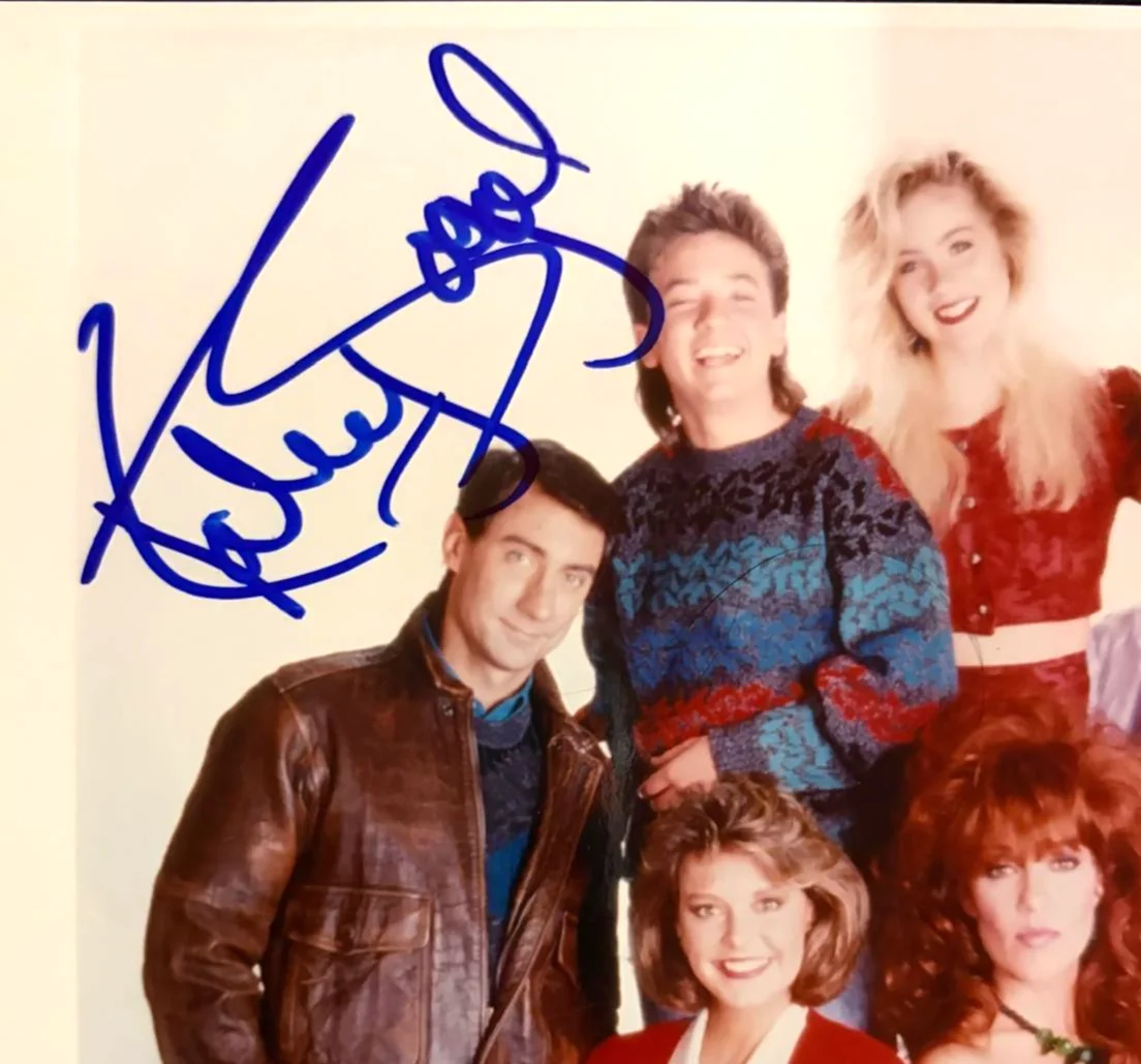 Katey Sagal — KATEY SAGAL SIGNED AUTOGRAPHED 8X10 PHOTO MARRIED WITH CHILDREN CAST PSA COA, image 3