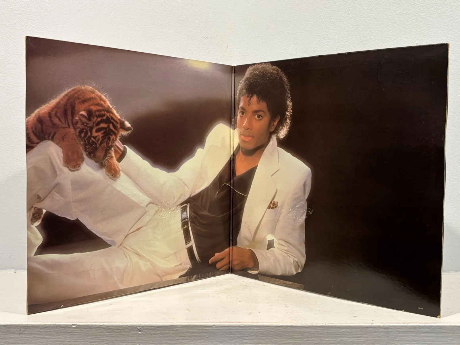 Michael Jackson, SIGNED “Thriller” LP Promotional SLEEVE ONLY, image 3