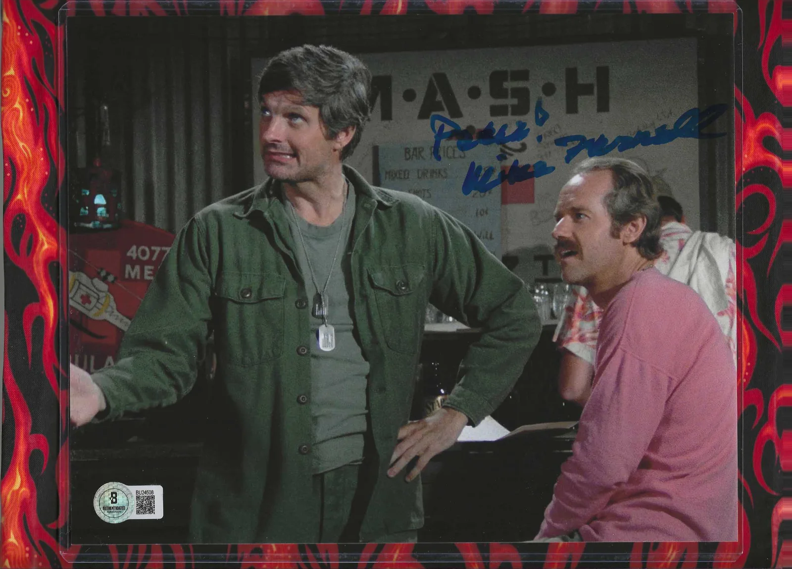 Mike Farrell — M*A*S*H Army Doctor Captain B.J. Hunnicutt Mike Farrell Signed 8x10 Photo (BAS)