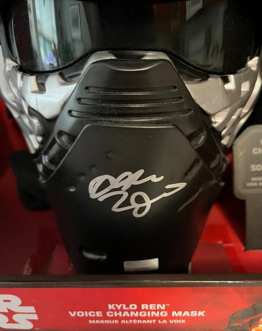 Adam Driver — Adam Driver Signed Star Wars Kylo Ren Mask Celebrity Authentics! Free Shipping!, изображение 2