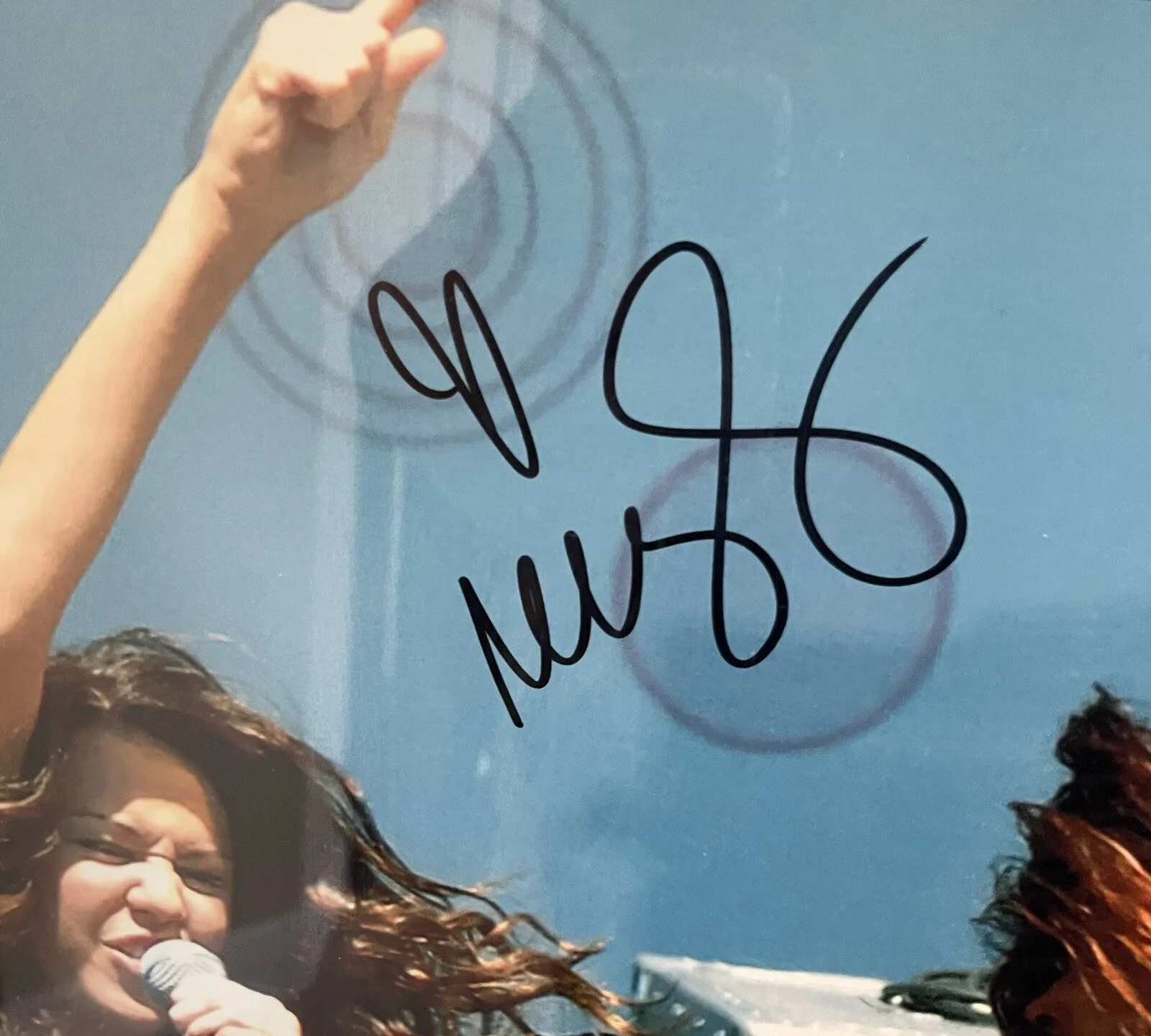 MILEY CYRUS Original Signed Autographed 18x24 PORTRAIT Concert Photo COA, image 2
