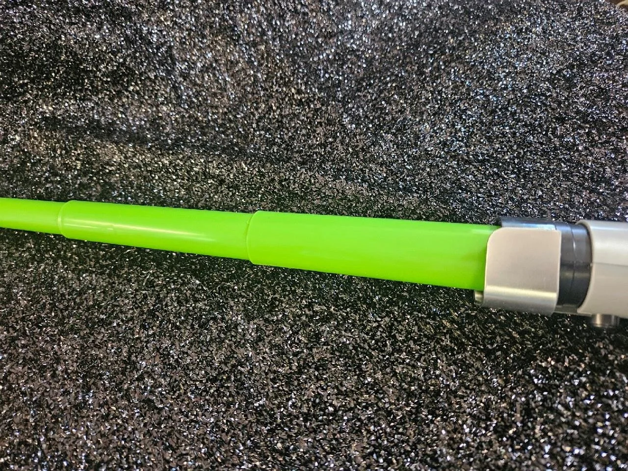FRANK OZ — FRANK OZ YODA HAND SIGNED AUTOGRAPHED STAR WARS GREEN LIGHTSABER TOY REAL W/ COA, image 3