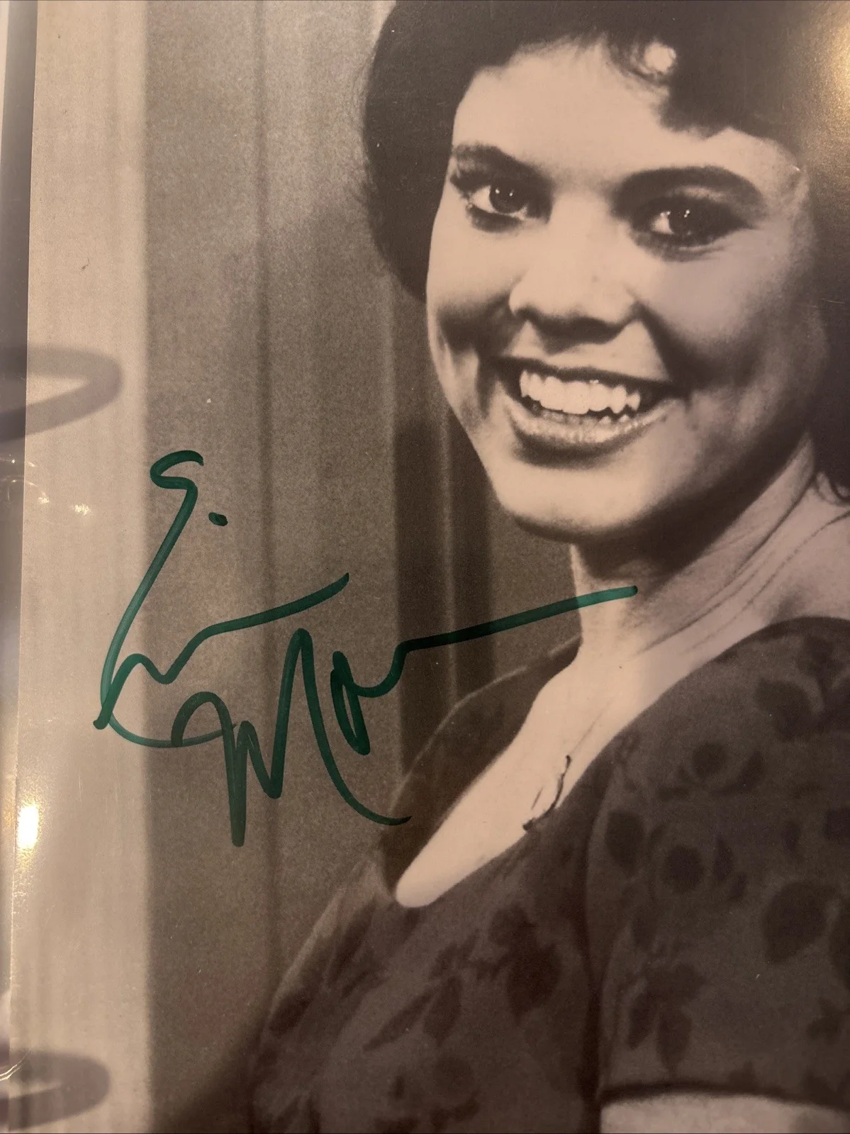 Erin Moran — Erin Moran (d. 2017) Signed Autographed 'Happy Days' Glossy 8x10 Photo TV Show, image 2