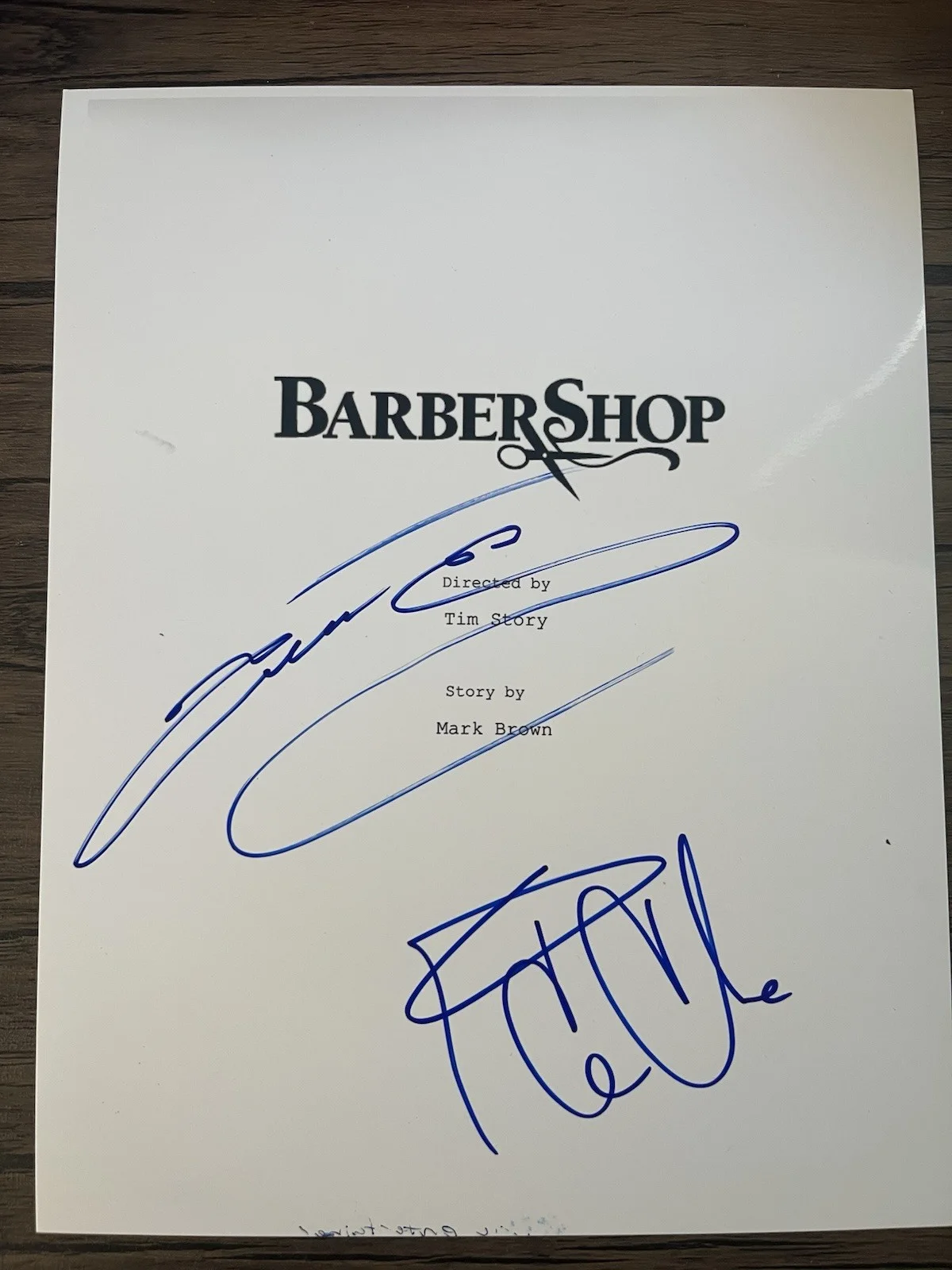 Ice Cube And Cedric The Entertainer — Ice Cube Signed Cedric The Entertainer Barbershop Movie Script Cover 8.5X11 Auto