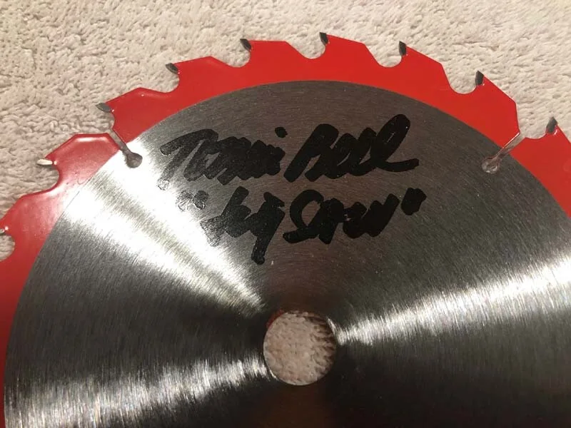 Tobin Bell — TOBIN BELL SIGNED AUTOGRAPHED 6.5" AUTHENTIC STEEL SAW BLADE +JIGSAW BECKETT BAS, изображение 2