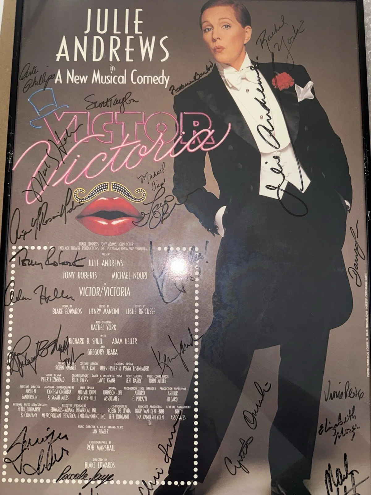 Victor Victoria Broadway Musical Signed Poster Julie Andrews Mary Poppins Disney, изображение 2