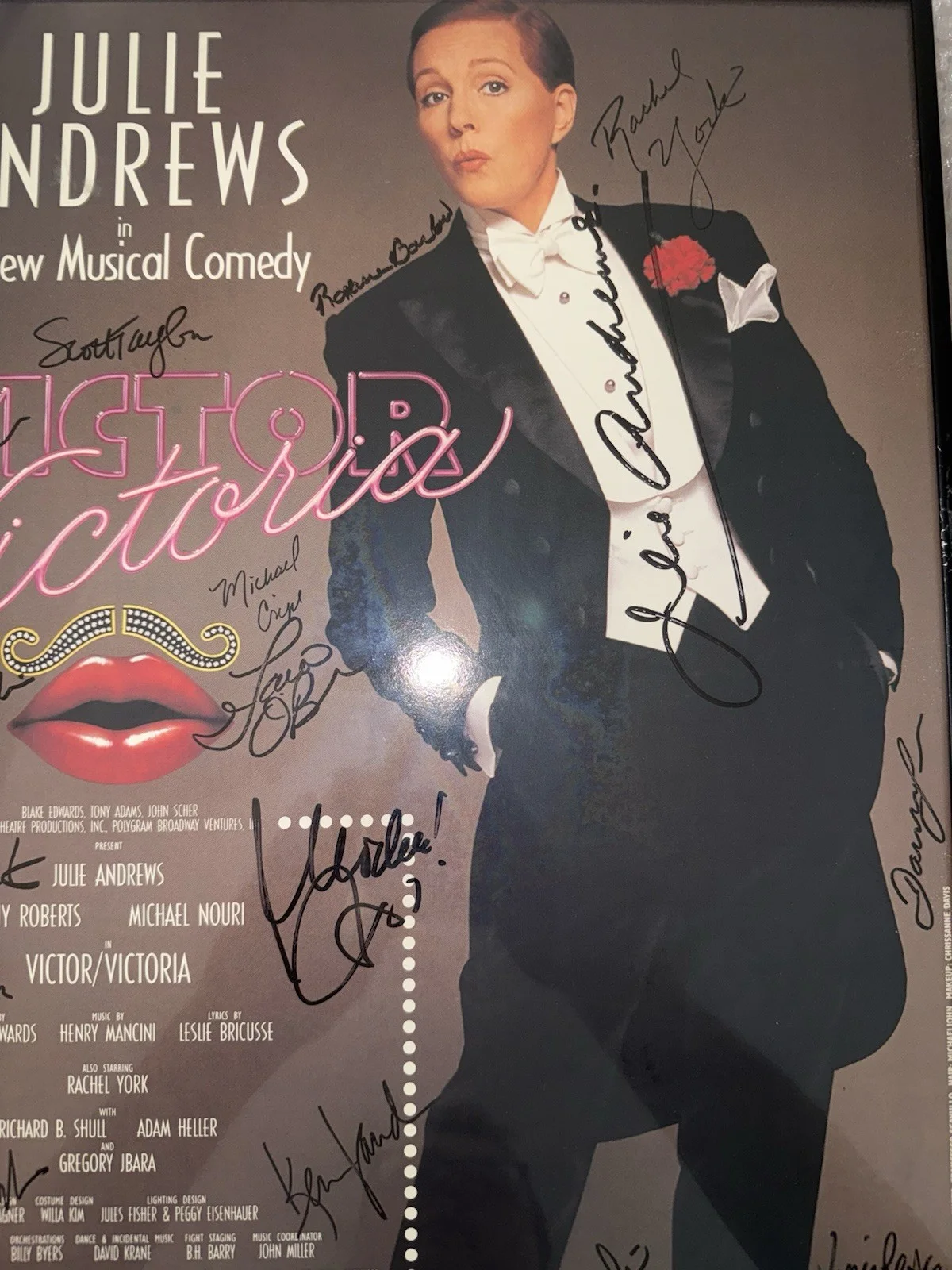 Victor Victoria Broadway Musical Signed Poster Julie Andrews Mary Poppins Disney, изображение 3