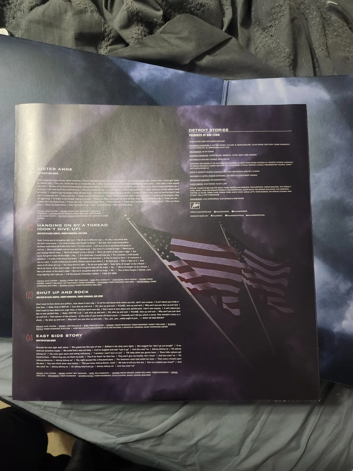 Alice Cooper signed Auto Detroit Stories LP Vinyl Record NICE never played, image 5