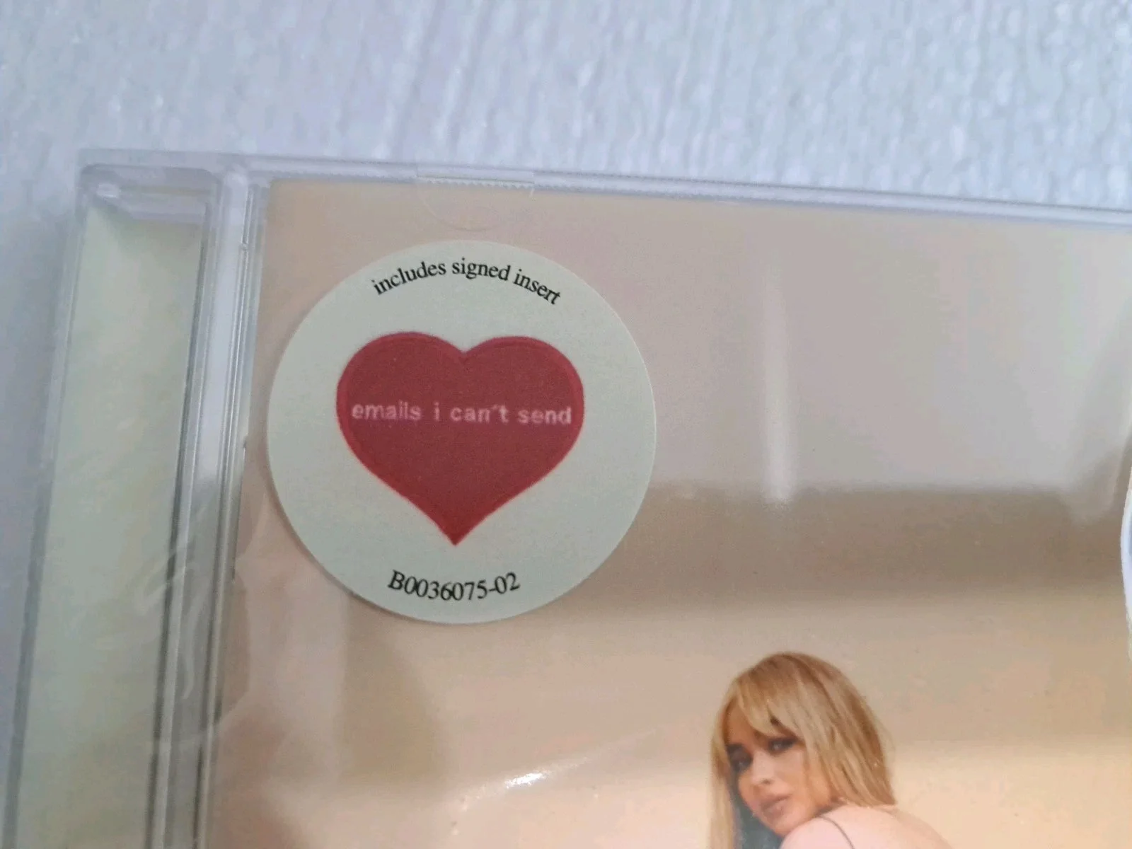 Sabrina Carpenter Emails I Can't Send Signed CD & Booklet Original Music, изображение 2