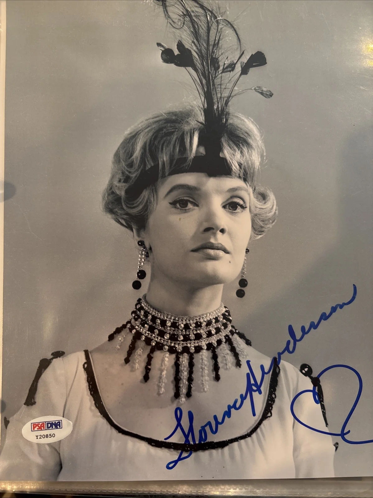 Florence Henderson — Florence Henderson SIGNED AUTOGRAPHED 8” X 10”Photo The Brady Brunch PSA Certed