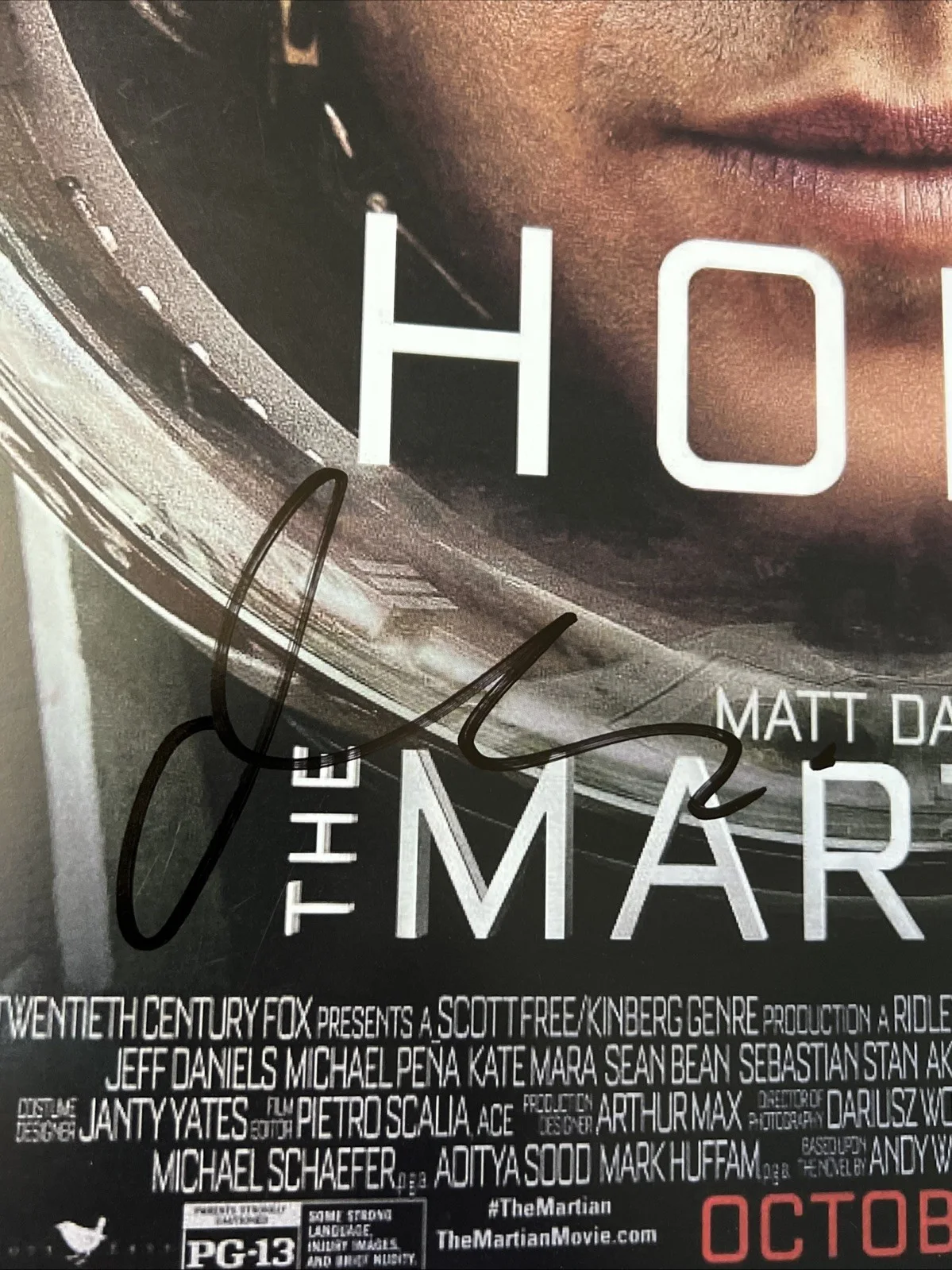 Matt Damon — Matt Damon Signed 12x18 The Martian Movie Poster JSA Coa Autographed, image 2