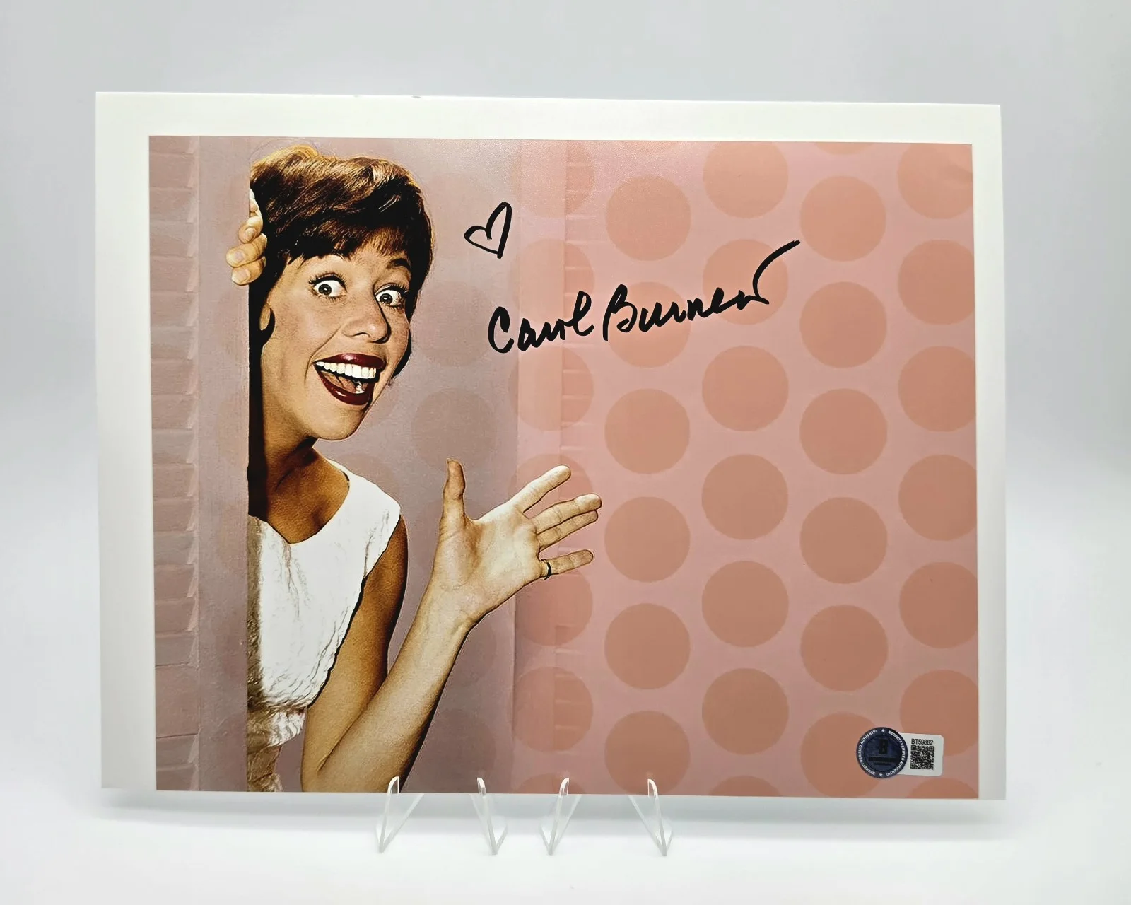 Carol Burnett — Carol Burnett Signed 8x10 Photo Beckett BAS COA TV Comedy Legend Autograph