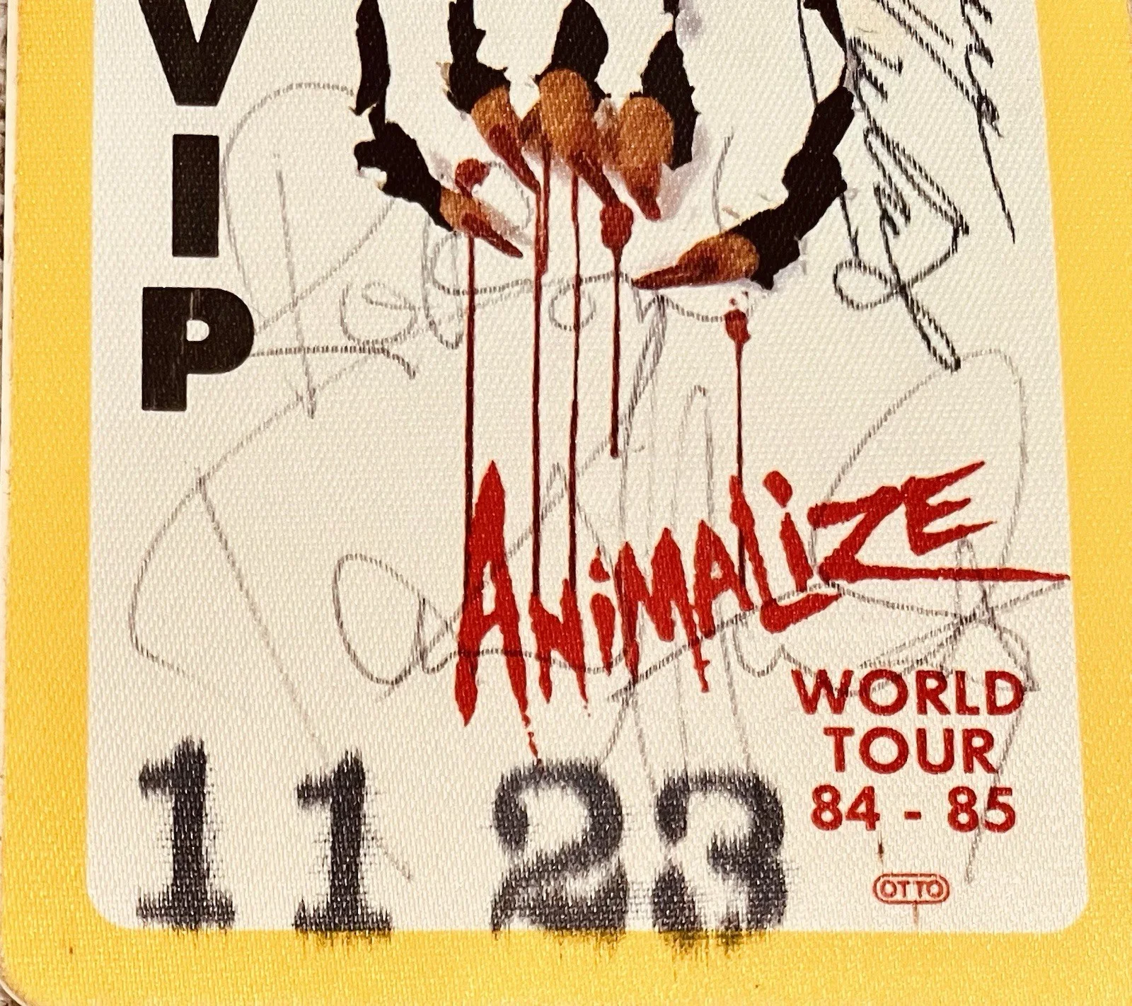 Paul Stanley & Bruce Kulick KISS Period Signed 1984-85 VIP Pass Autograph JSA, image 2