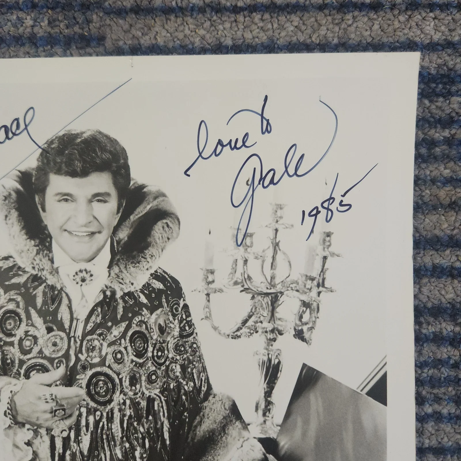 Awesome! LIBERACE hand SIGNED Promo Photo w Piano, Fur, Jewels, and Candelabra!, изображение 5