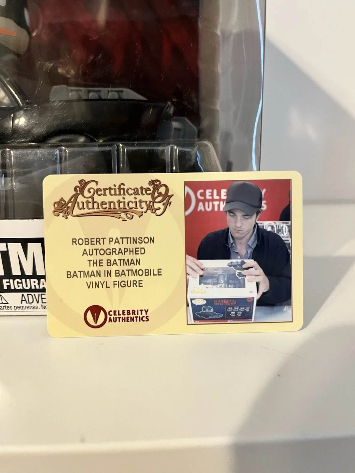Robert Pattinson — Robert Pattinson Signed DC Batman In Batmobile Funko Pop #282 Celebrity COA, изображение 2