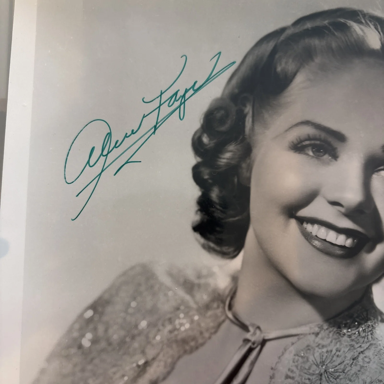 Alice Faye Autographed Movie Star Photo-8" x 10" JSA Authenticity, изображение 2
