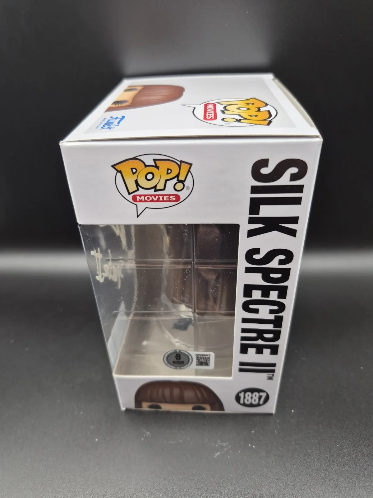 Malin Akerman — Malin Akerman Signed Silk Spectre Funko Watchmen Autograph Beckett Witness, изображение 2