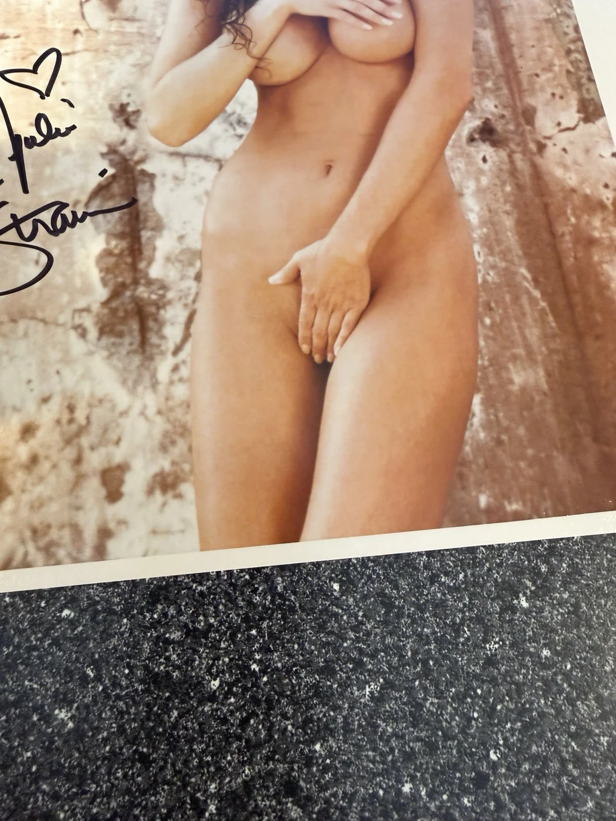 Julie Strain Signed 8x10 Perfect Condition Penthouse Pet Of The Year RIP, изображение 4
