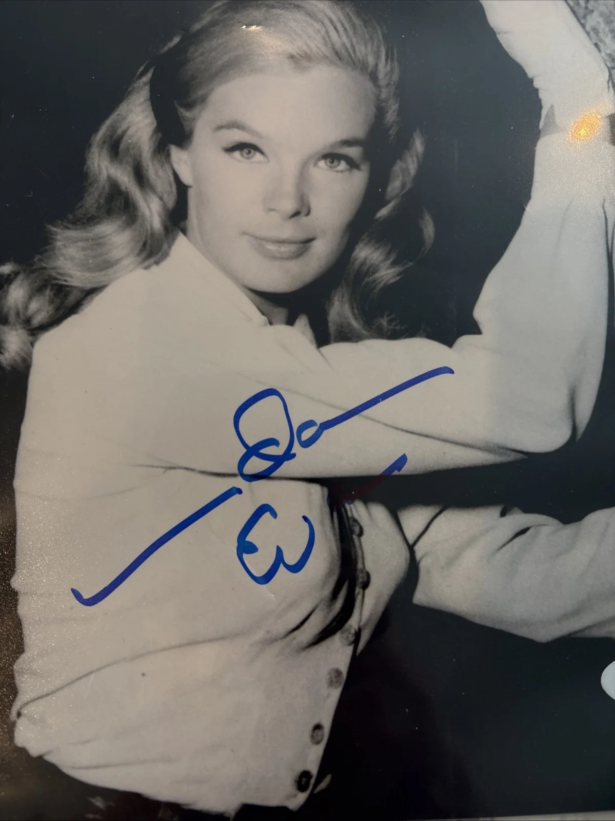 Linda Evans — Linda Evans Signed Autographed Photo With COA The Big Valley PSA Certified, image 2