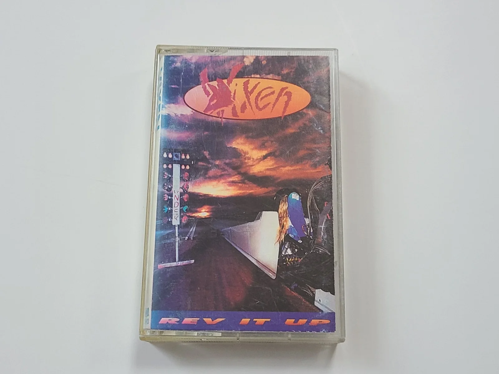 AUTOGRAPHED VIXEN Rev It Up Cassette (2 BACKSTAGE PASSES BONUS!), изображение 4