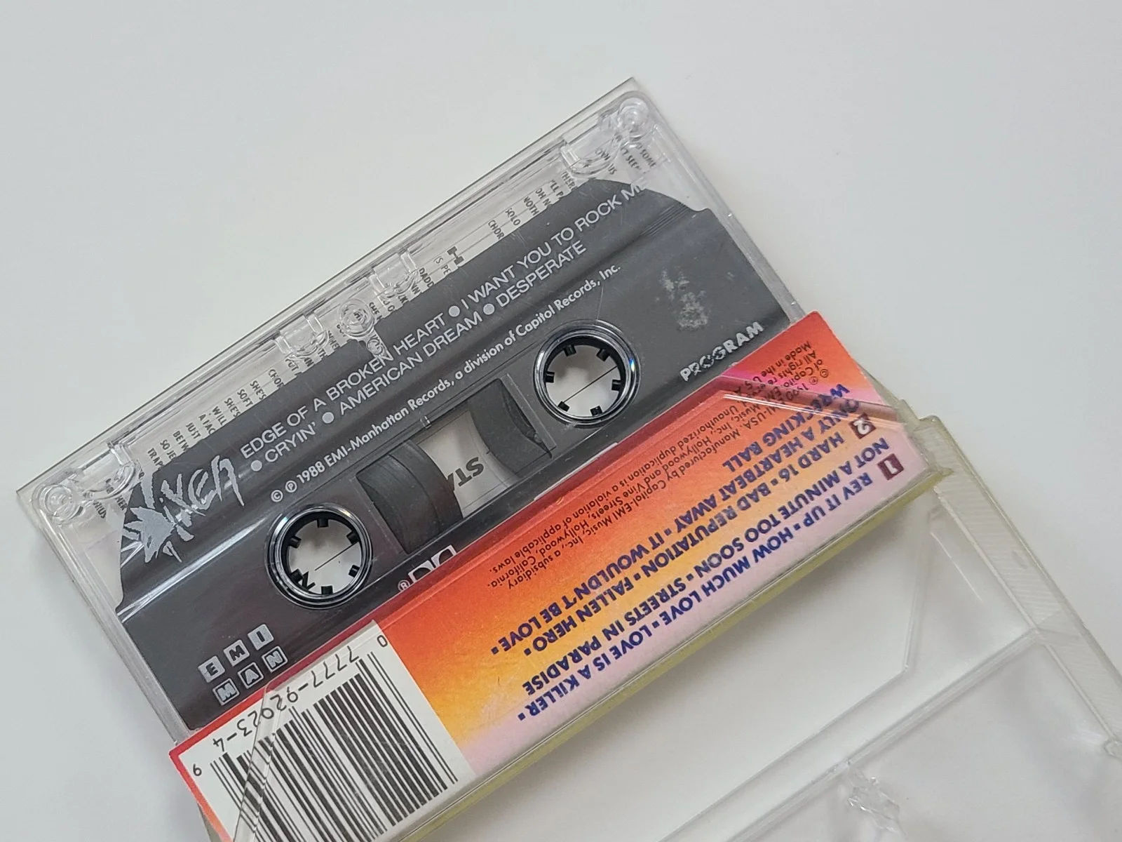 AUTOGRAPHED VIXEN Rev It Up Cassette (2 BACKSTAGE PASSES BONUS!), изображение 5