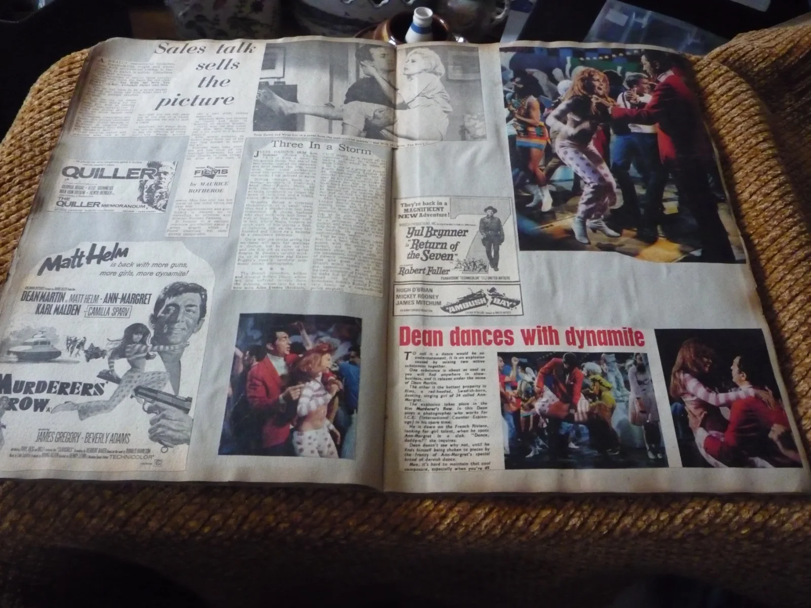 Vintage Movie Film Interest 60s Scrap Book Pictures Newspaper Cuttings Caine 007, изображение 3