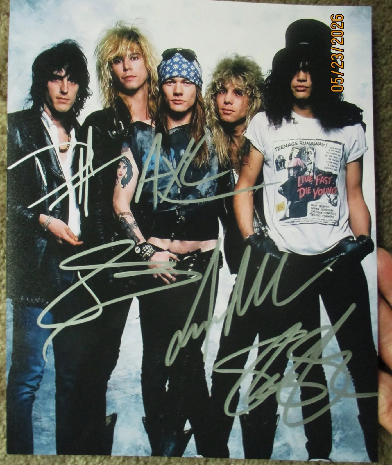 GUNS AND ROSES AUTOGRAPHED 8X10 PHOTO, изображение 2
