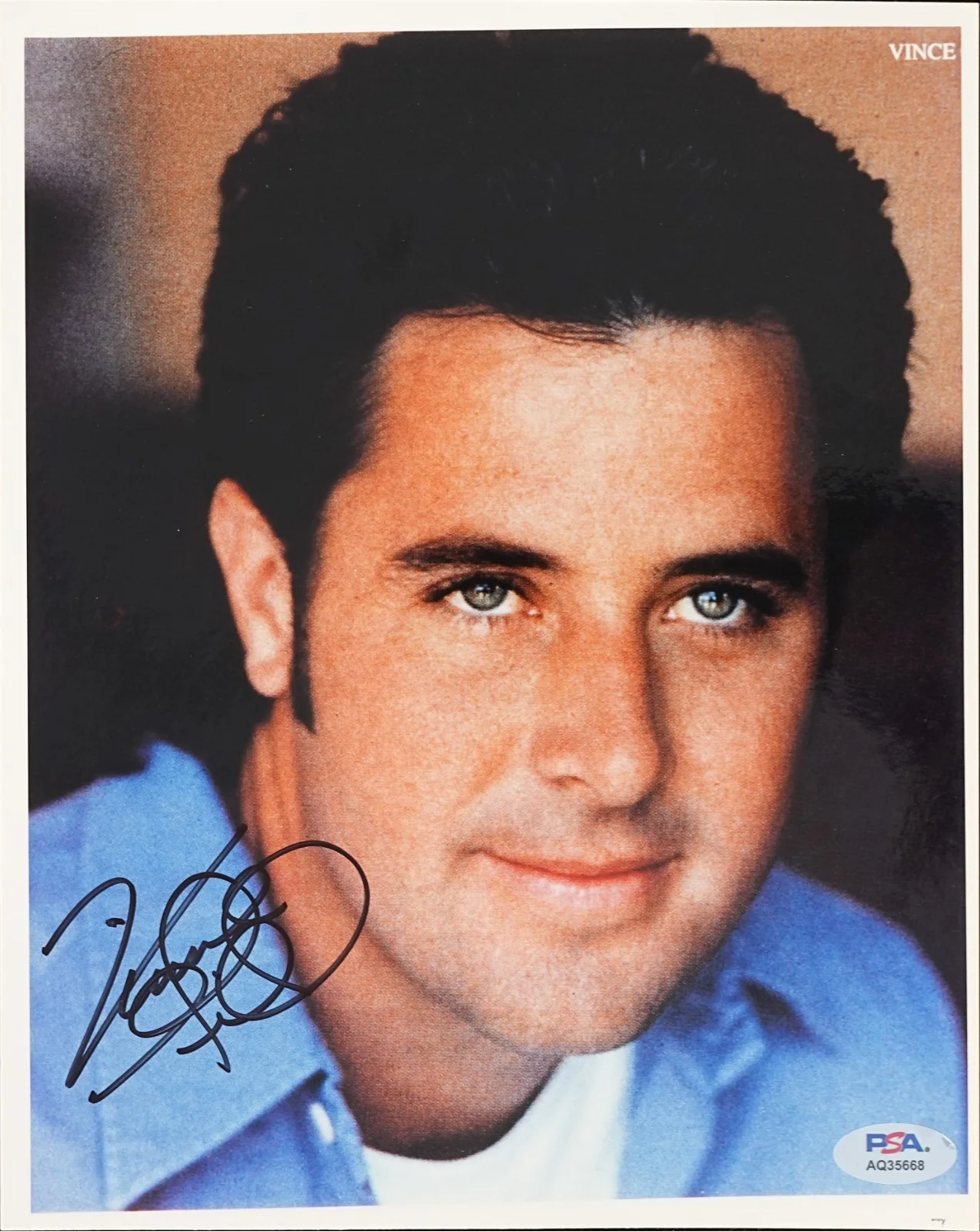 VINCE GILL SIGNED AUTOGRAPHED 8X10 PHOTO WHEN I CALL YOUR NAME PSA COA, изображение 2