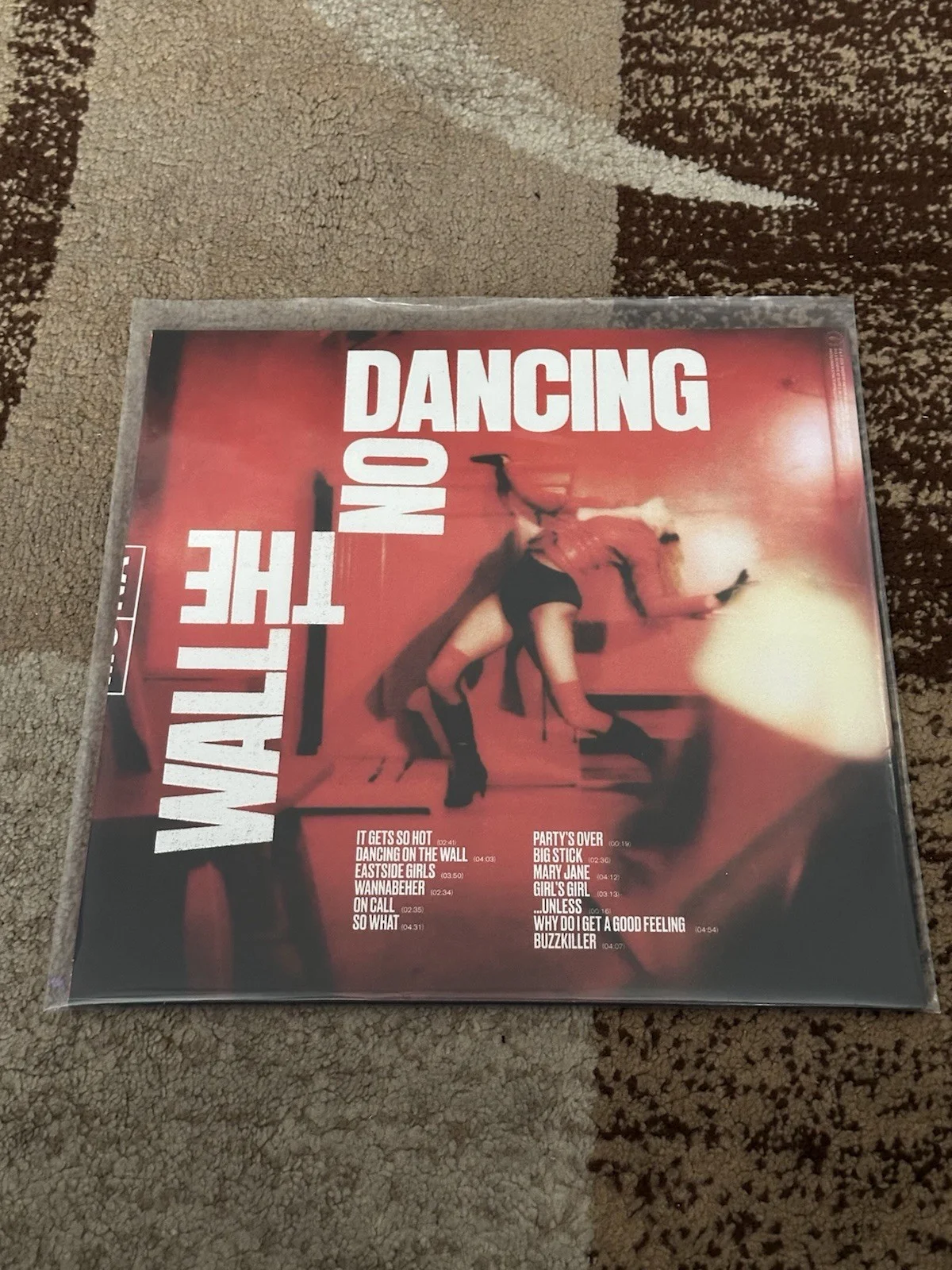 MUNA Signed Cover Vinyl Dancing On The Wall Vinyl Rough Trade In Hand, image 3