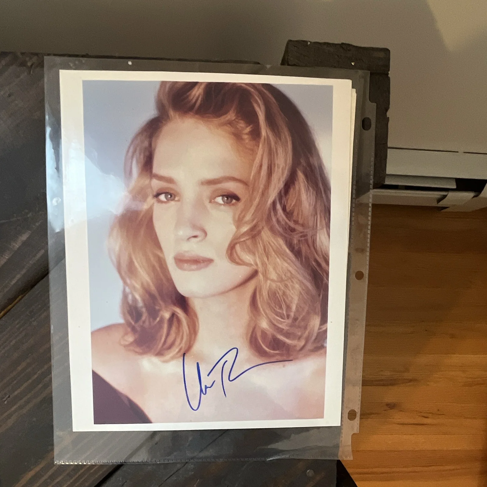 Uma Thurman — Uma Thurman Signed 8x10 Photograph Photo