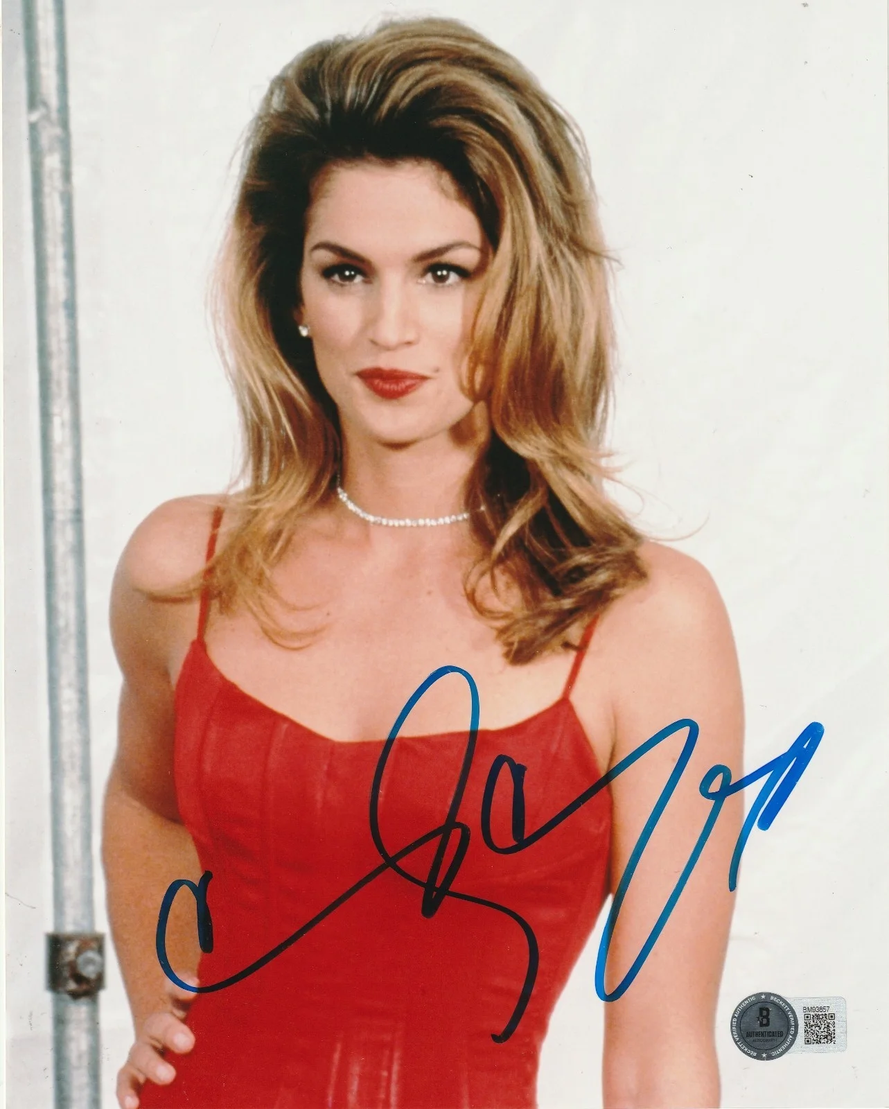 CINDY CRAWFORD — CINDY CRAWFORD Signed 8x10 PHOTO Beckett Authenticated BAS