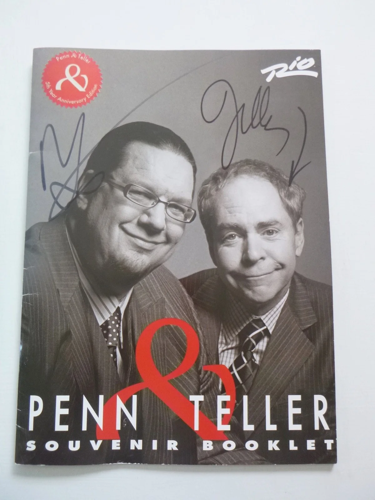 Penn & Teller — Signed Penn & Teller Souvenir Booklet, 5th Anniversary, Live at Rio