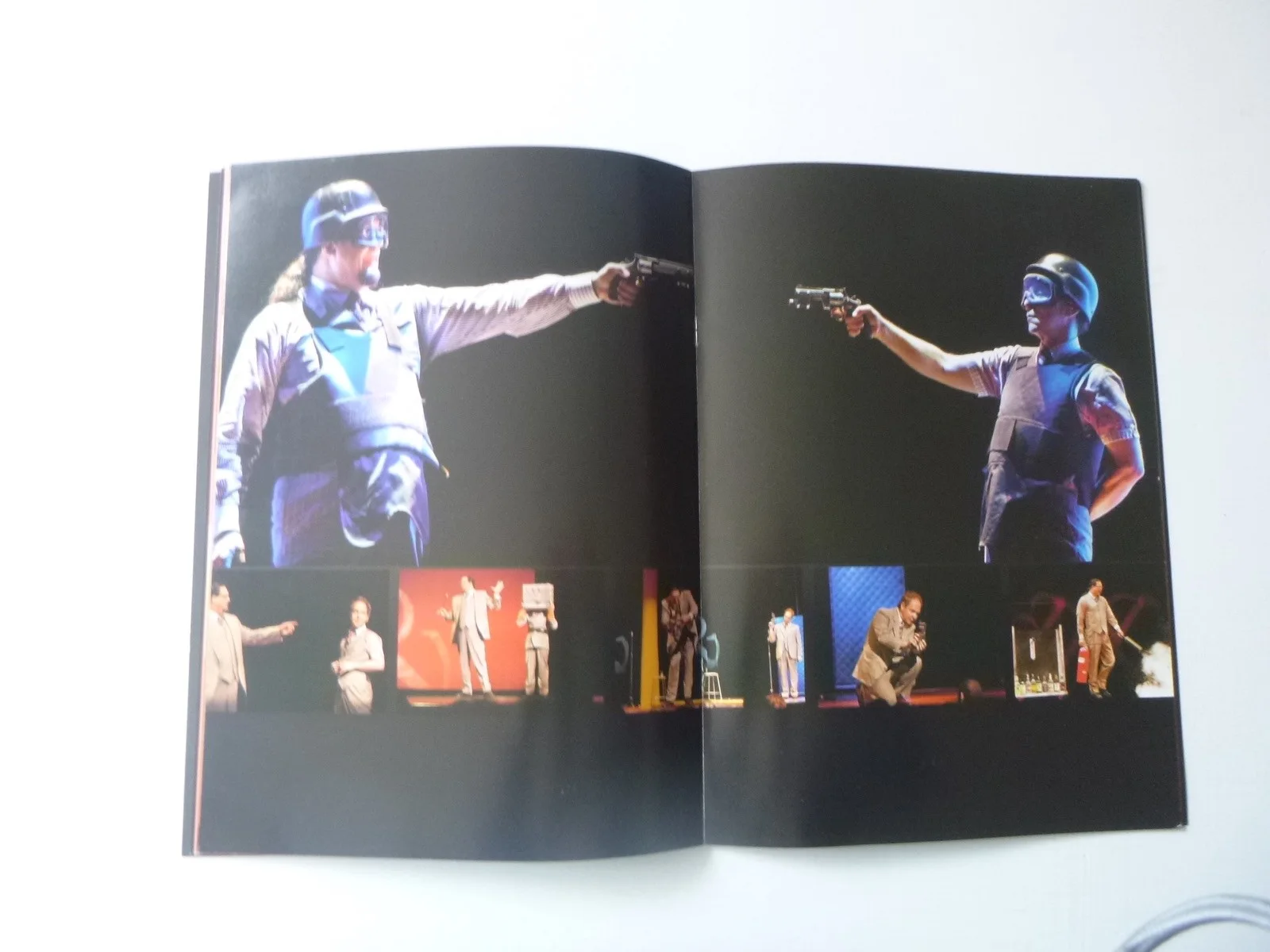 Penn, Teller — Signed Penn & Teller Souvenir Booklet, 5th Anniversary, Live at Rio, изображение 4