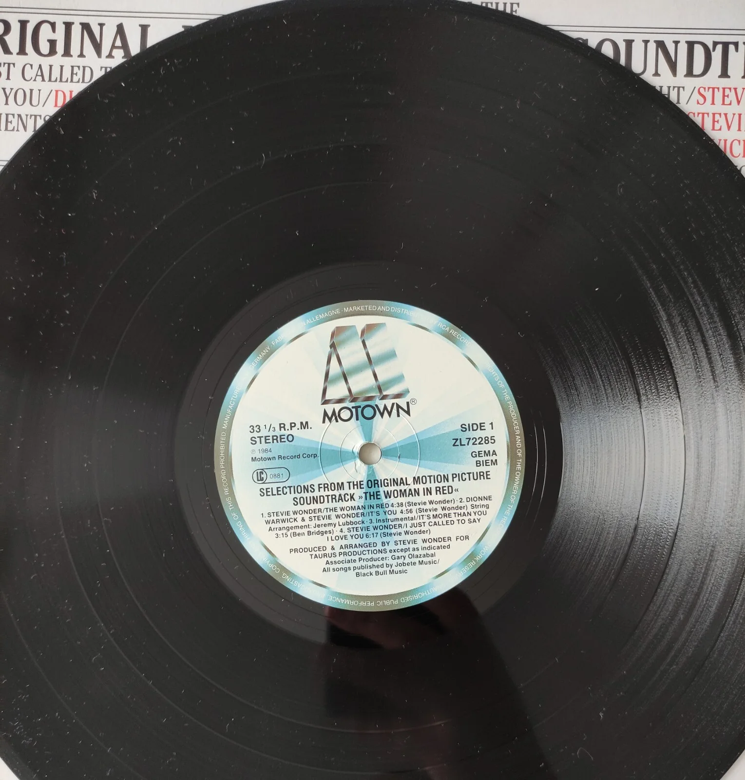 STEVIE WONDER Signed Autograph Album Record LP " The Woman In Red ", изображение 4