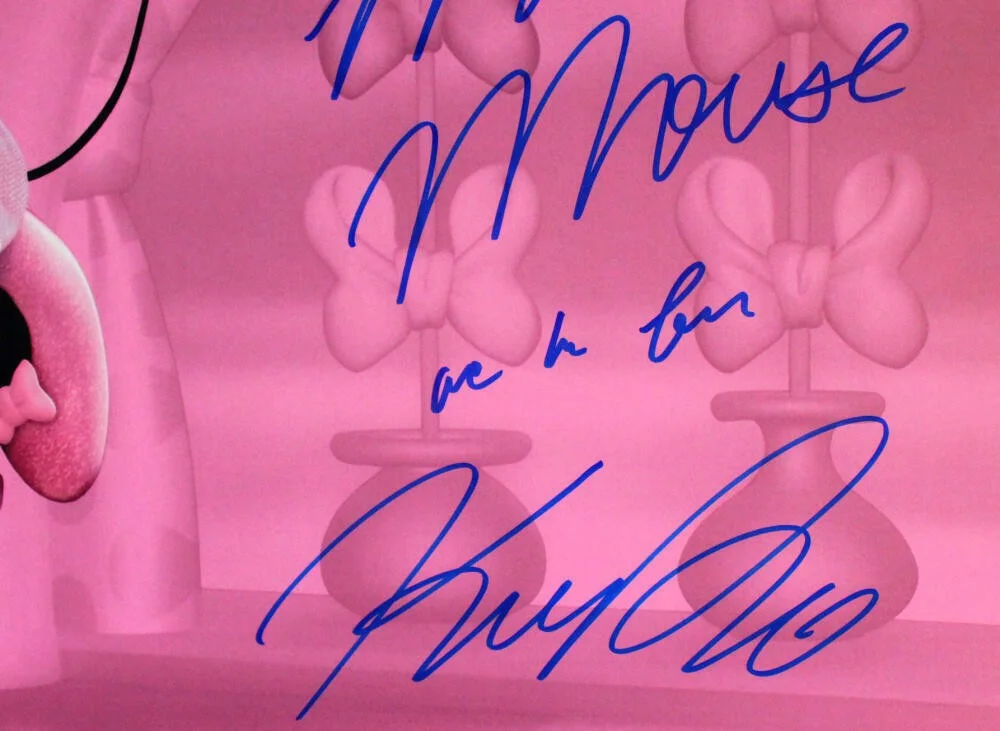 Kaitlyn Robrock — Kaitlyn Robrock Signed Minnie Mouse 16x20 w/Insc.-Beckett W Hologram *Blue, изображение 3
