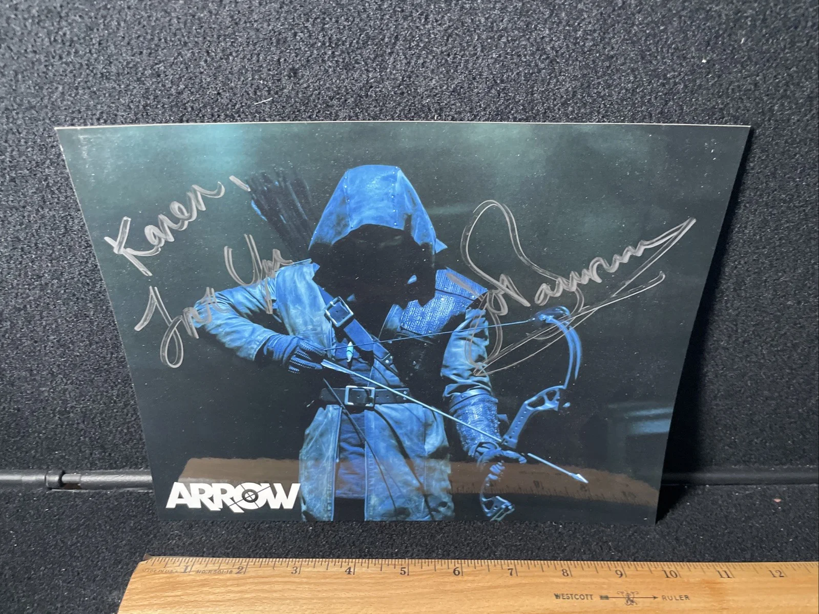 John Barrowman — SIGNED! John Barrowman Arrow 8"x10" Autograph Photo, image 2