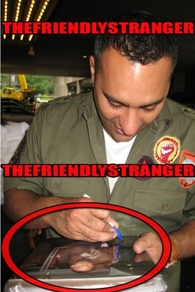 Russell Peters — Russell Peters signed 8x10 Photo EXACT PROOF e COMEDIAN Full Signature ACOA COA, изображение 3