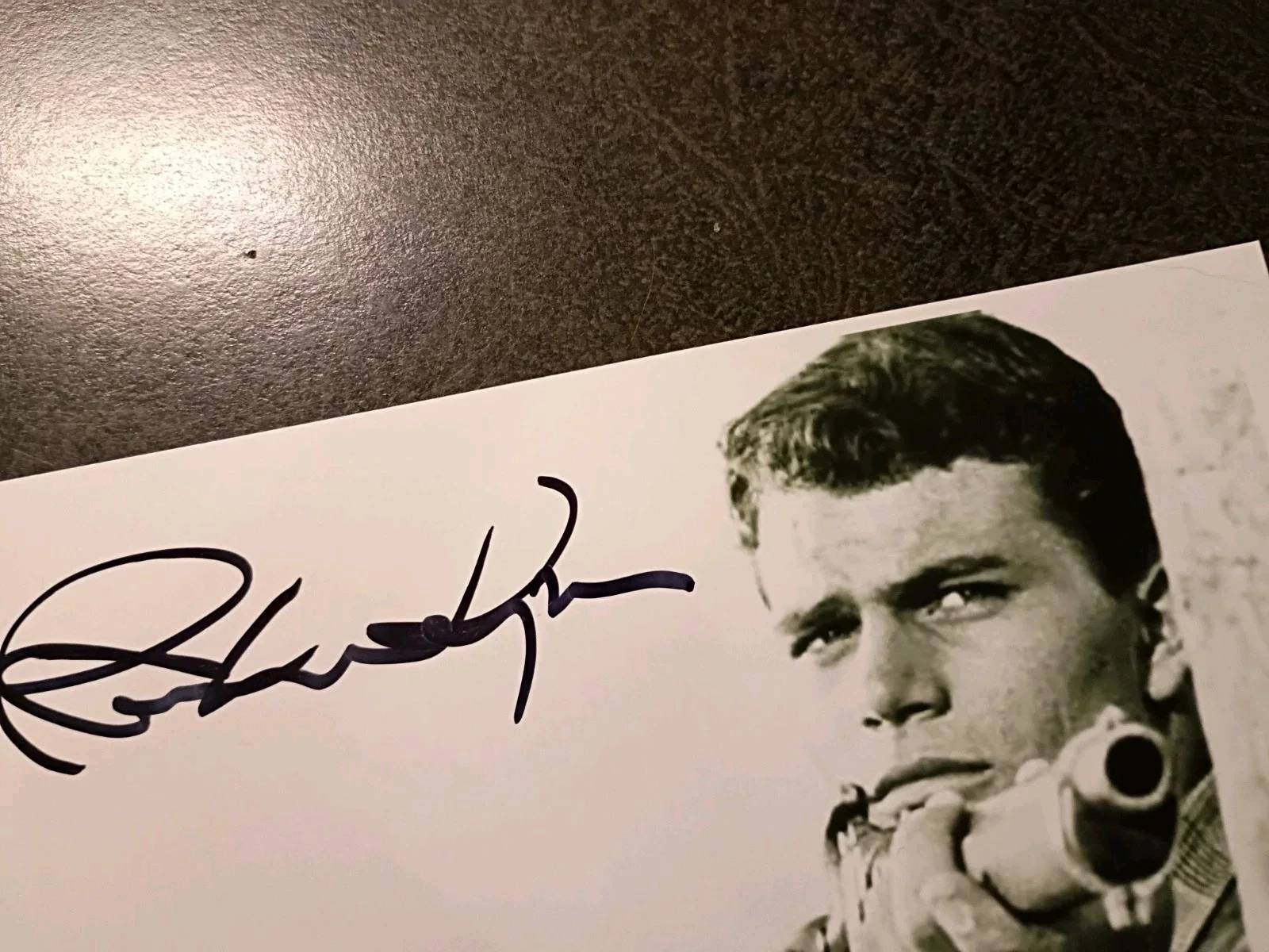 KONNAN — PATRICK WAYNE Hand Signed Autograph 4X6 Photo -- DAD IS JOHN WAYNE - BIG JAKE, image 2