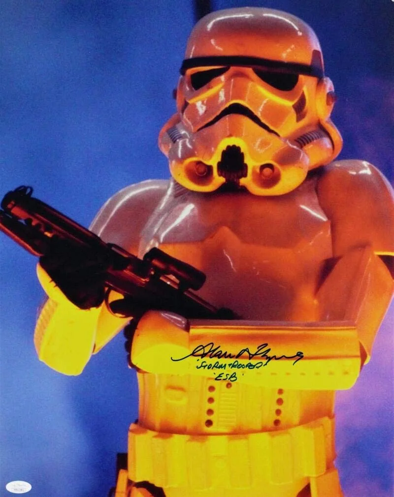 Alan Flyng — Alan Flyng Autographed Stormtrooper 16x20 Photo w/Stormtrooper - JSA Auth *Black, изображение 4