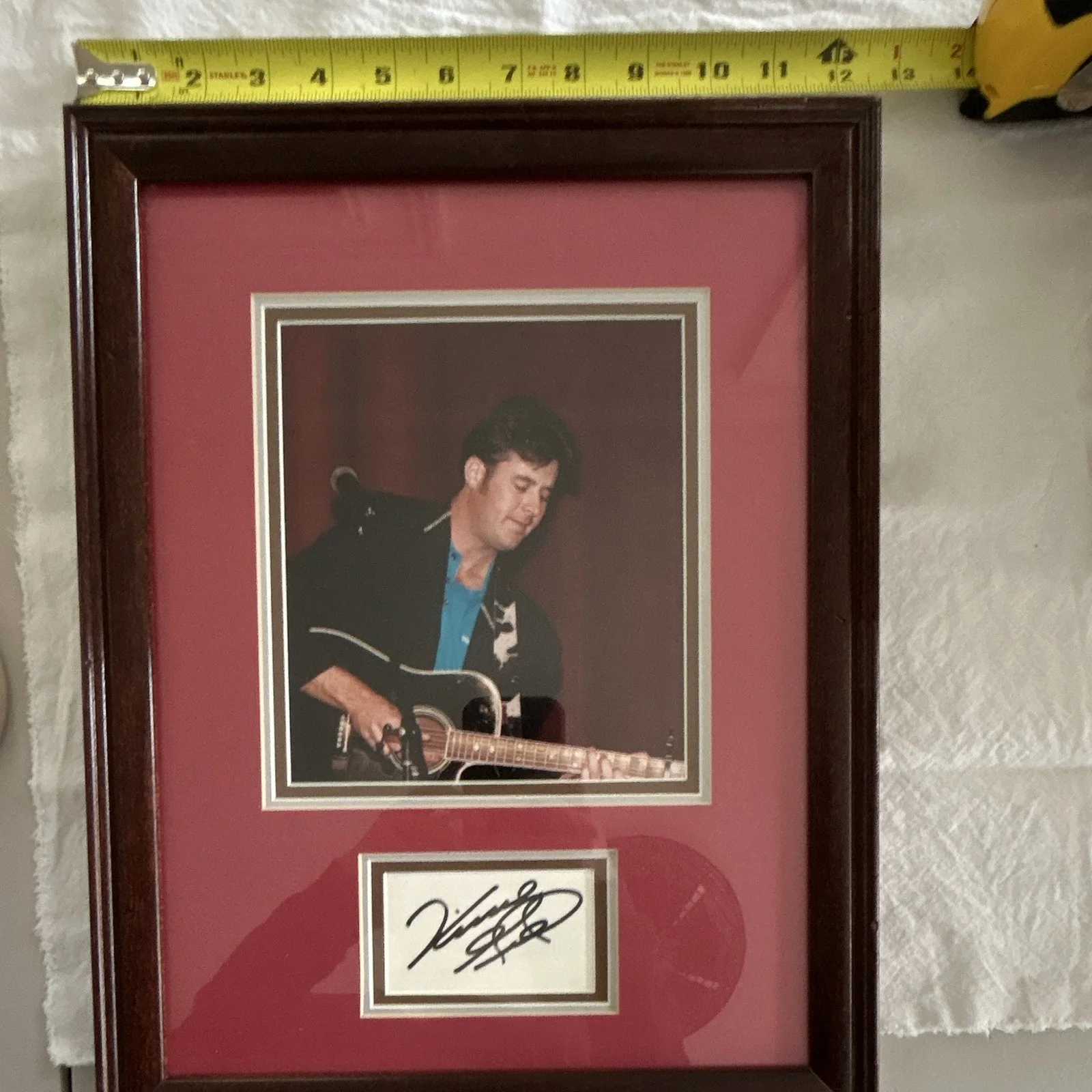 Signed Musician Photograph 12 x 16 in Framed Autographed Mat Display, изображение 2