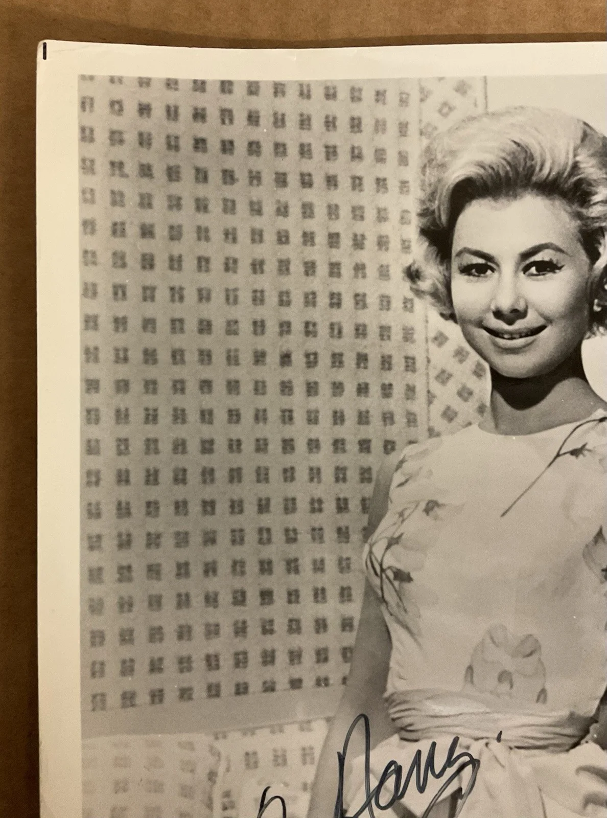 MITZI GAYNOR AUTOGRAPHED PHOTO; Black & White; No CoA; Very Good, image 5