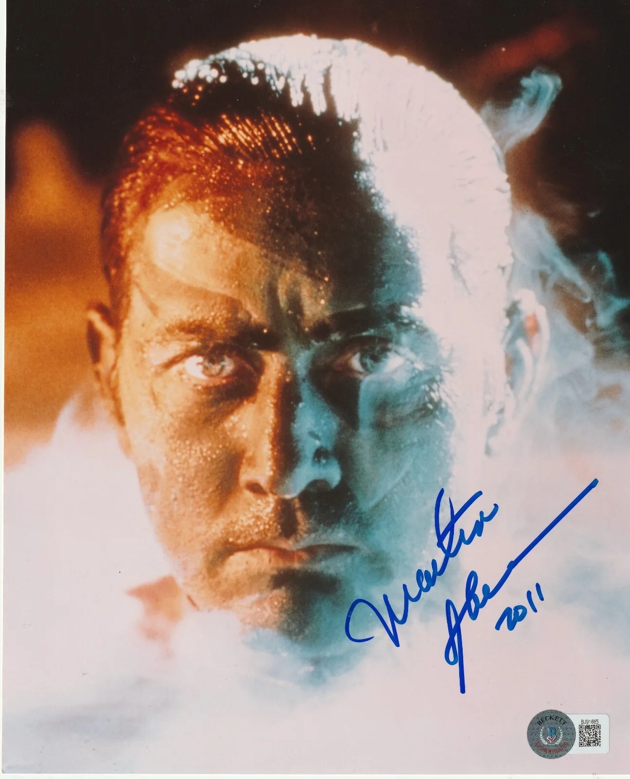 MARTIN SHEEN — MARTIN SHEEN Signed 8x10 Apocalypse Now PHOTO Beckett Authenticated BAS