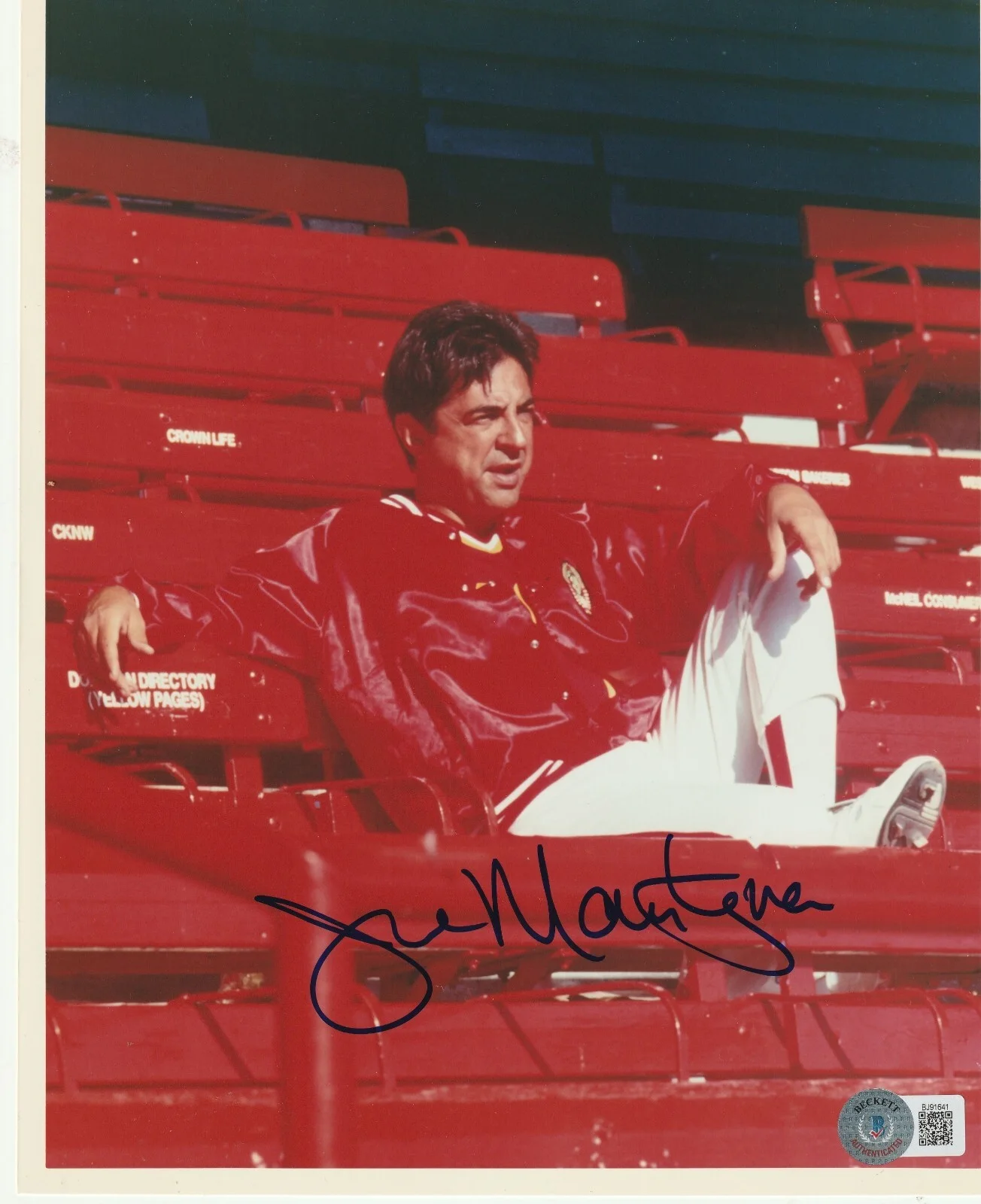 JOE MANTEGNA — JOE MANTEGNA Signed 8x10 PHOTO Beckett Authenticated BAS
