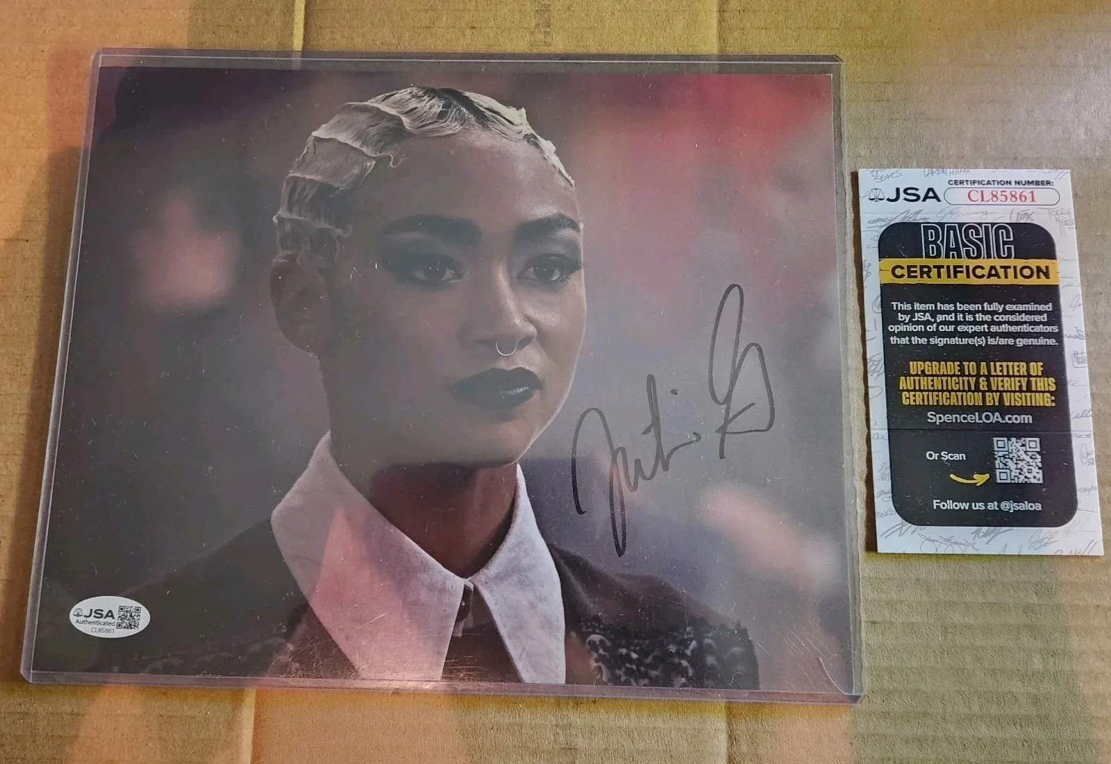 Tati Gabrielle — Tati Gabrielle Chilling Adventures of Sabrina 8x10 Photo Poster Signed, изображение 4