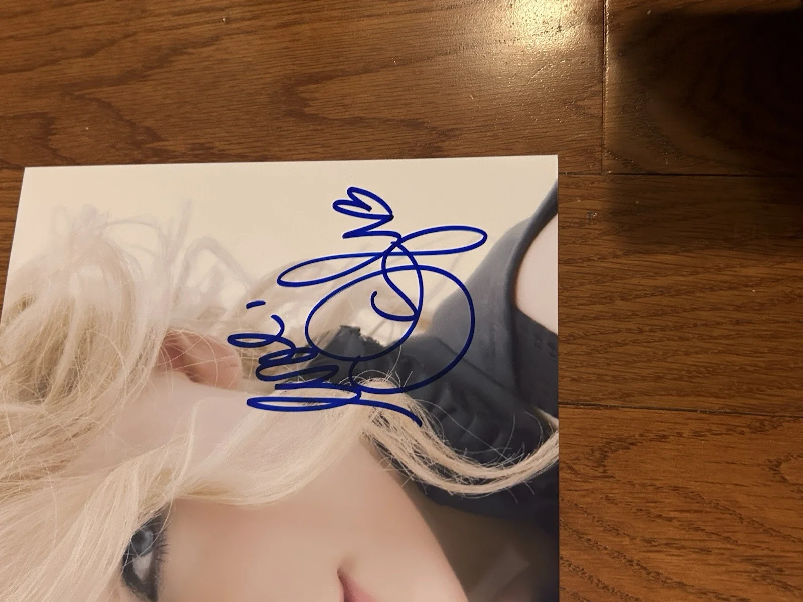 Taylor Swift Autographed Hand Signed 8.5x11 Photo, image 2