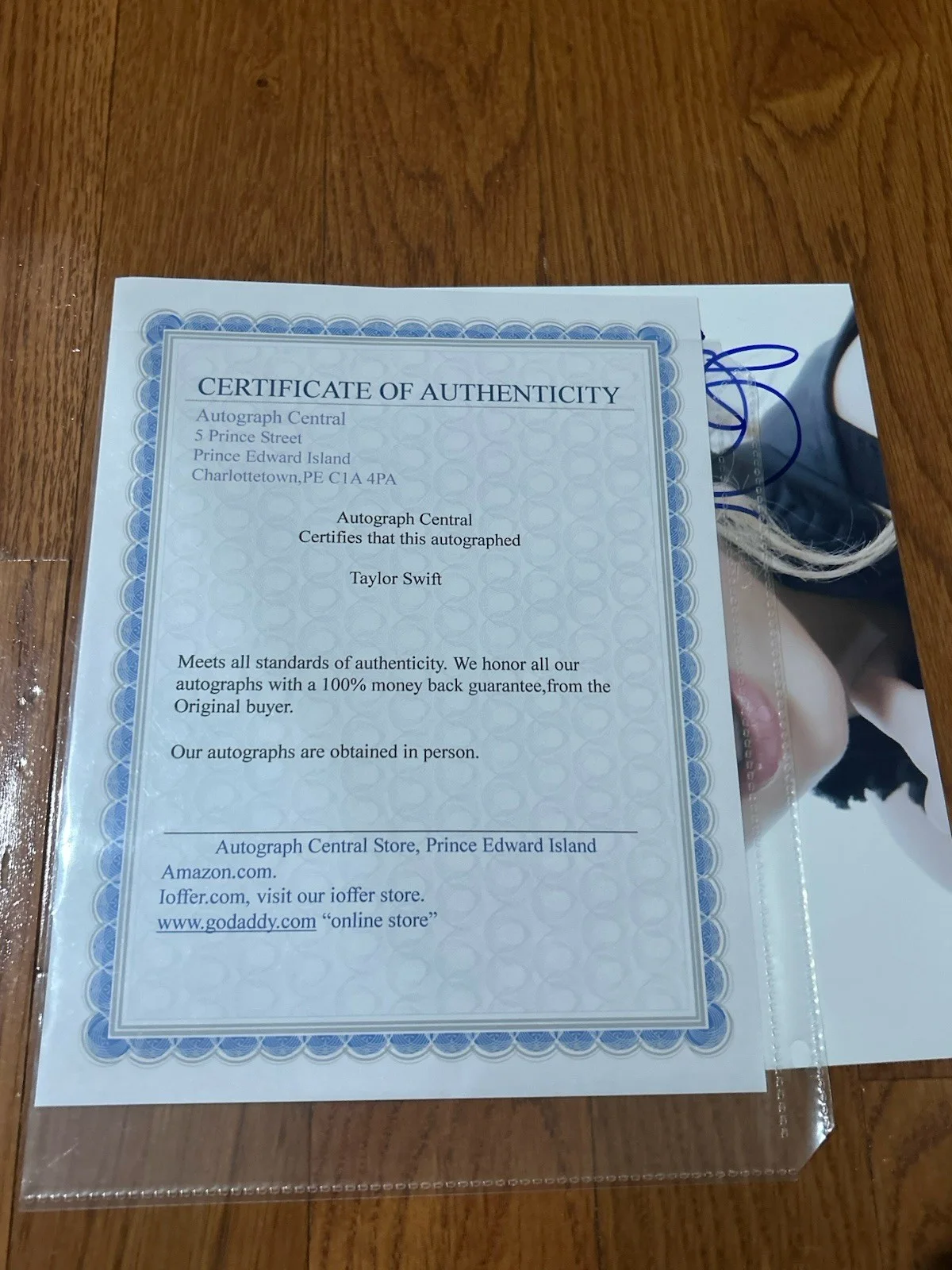 Taylor Swift Autographed Hand Signed 8.5x11 Photo, image 3