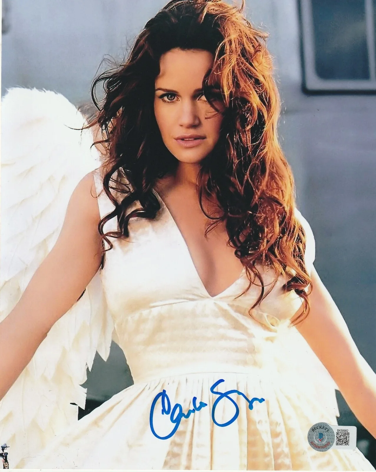 CARLA GUGINO — CARLA GUGINO Signed 8x10 PHOTO Beckett Authenticated (BAS)